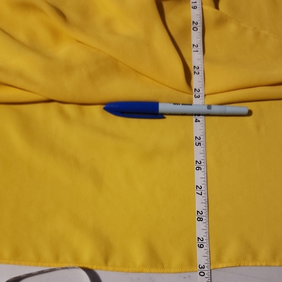 Vince Camuto Yellow Wrap Sleeveless Top - Picture 8 of 8